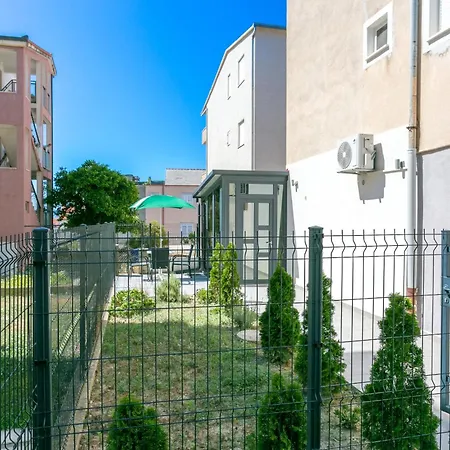 With A Parking Space Stobrec, - 23476 Apartmán *